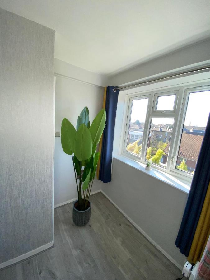 Bright, Spacious, Modern Interior Decor 2 Bedrooms Apartment With Amazing Views Лондон Екстер'єр фото