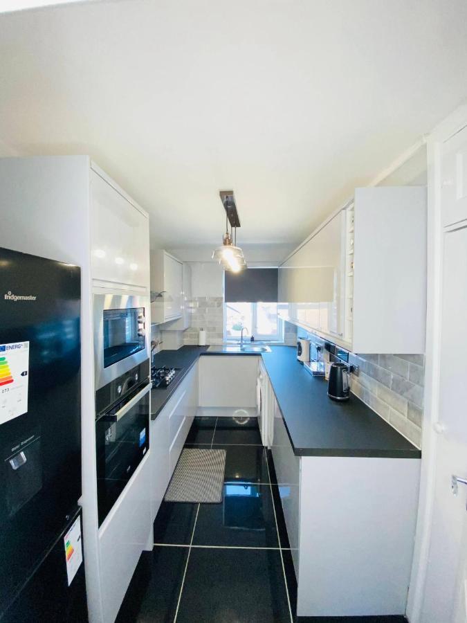 Bright, Spacious, Modern Interior Decor 2 Bedrooms Apartment With Amazing Views Лондон Екстер'єр фото