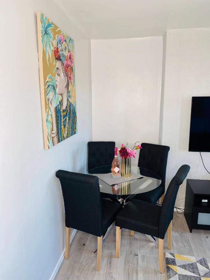 Bright, Spacious, Modern Interior Decor 2 Bedrooms Apartment With Amazing Views Лондон Екстер'єр фото